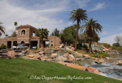Canyon Gate Neighborhood Golf Club Community Homes Entrance In Las Vegas
